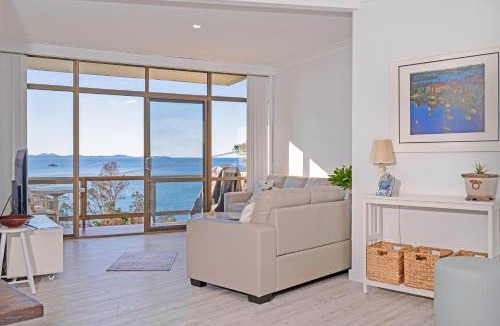 Flynns Beach Apartment | Nobby's 9