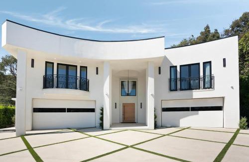Brentwood House | Noble Crest