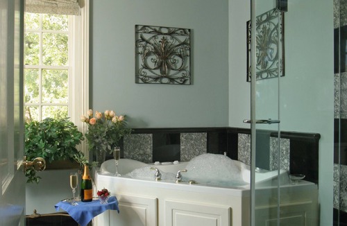 Arsenal Bed & Breakfast | Noble Inns