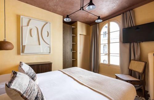 Quartier de la Porte-Saint-Denis Apartment | NoChichi Collections - Grands Boulevards