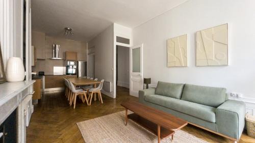 Carnot - Gailleton Apartment | NOCNOC - Le Babel