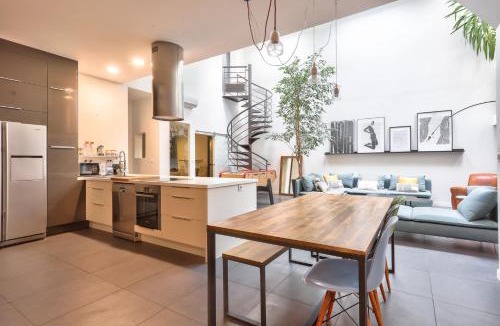 Zola Apartment | NOCNOC Loft L'atypique - 185m2 Centre de Nantes