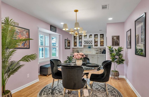 Willowdale House | Nod to NOLA: Enjoyable 3bd/2ba, safe home with a Big Easy Twist, in Metairie.
