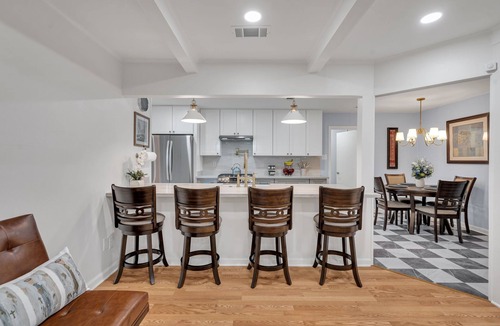 Willowdale House | Nod to NOLA: Enjoyable 3bd/2ba, safe home with a Big Easy Twist, in Metairie.
