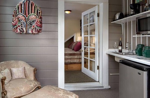 La Lengua Bed & Breakfast | Noe's Nest Bed and Breakfast