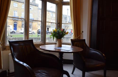 Chipping Campden Hotel | Noel Arms - "A Bespoke Hotel"