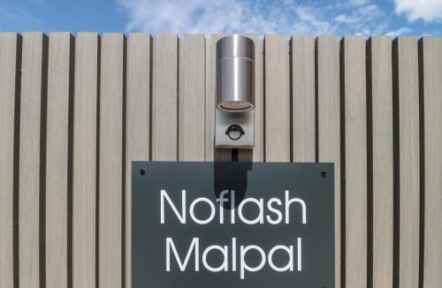 Bishop Sutton House | Noflash Malpal