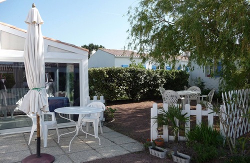 Noirmoutier-en-l'Ile Villa | NOIRMOUTIER - OLD - CHARMING VILLA IN FLOWER GARDEN - PROMOTION