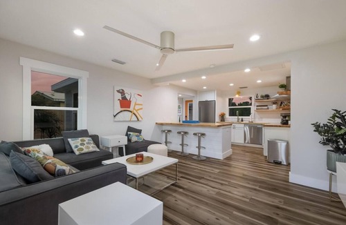 Laurel House | Nokomis Cottage