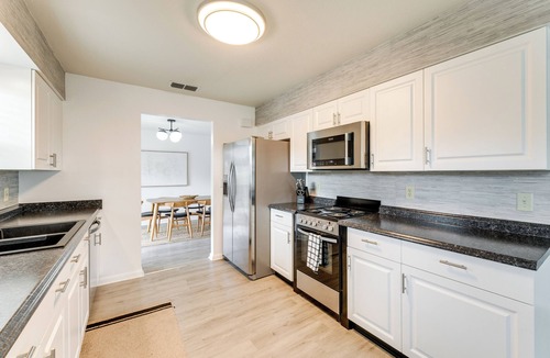 Laurel House | Nokomis Home w/Screened Pool, 3 Mi to Beaches!