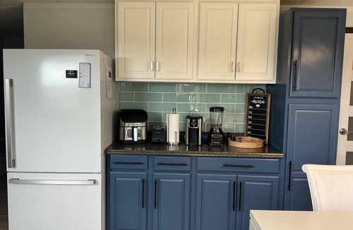 Cranberry Township House | Nomad Hub: Ideal for Long Stays - Pet friendly