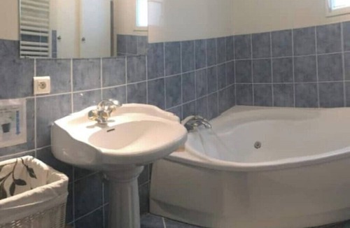 Corcoue-sur-Logne Bed & Breakfast | Nomad Room