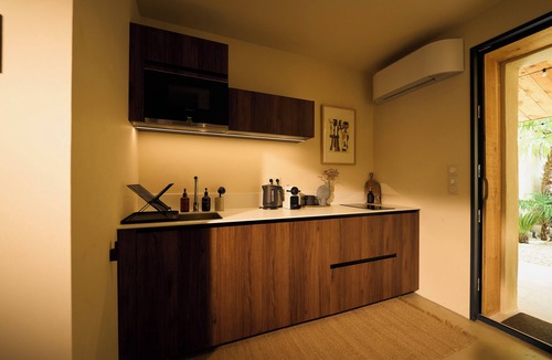 Cognac Apartment | NOMAD SUITE with private jacuzzi - downtown Cognac