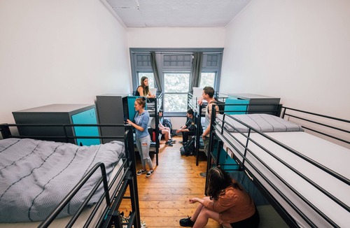 Docklands Hotel | Nomads all Nations Backpackers