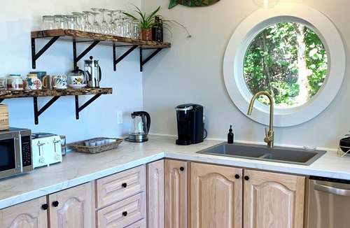 Dover Cottage | Nomad’s Nook: Cozy, private oceanfront cottage surrounded by nature w/ fire pit