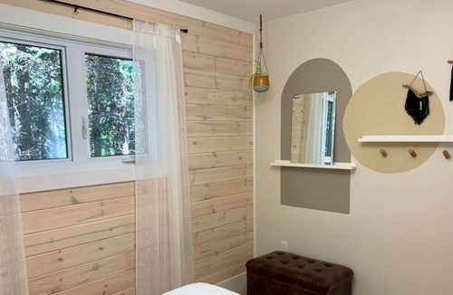 Dover Cottage | Nomad’s Nook: Cozy, private oceanfront cottage surrounded by nature w/ fire pit