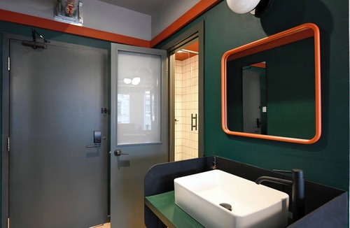 Bloor Annex Hotel | Nomas Hotel