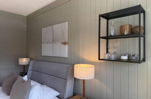 Harcourt Resort | Nomi - 302 and 315 King Room