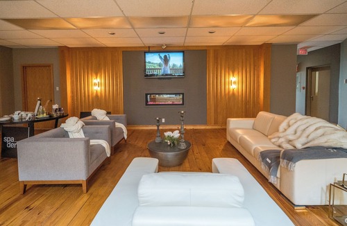 Harcourt Resort | Nomi - 304 King Suite