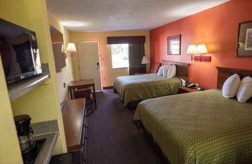 Hawkinsville Apartment | NON SMOKING DOUBLE SUITE #1