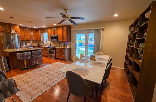 North San Antonio - SAT House | Nona Kay GetawaynPutting Green ~ Rooftop Oasis ~ Pool