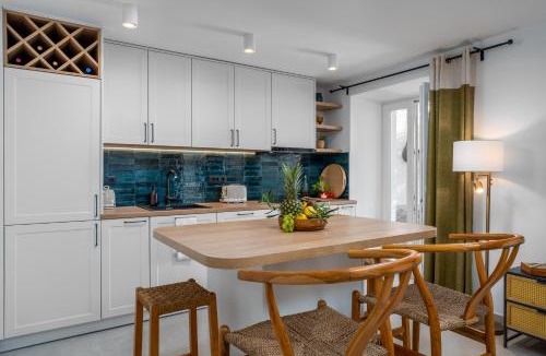 Bol House | Nona Vi - Boutique Stone House