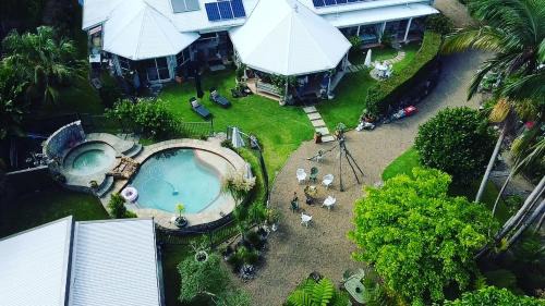 Doonan Bed & Breakfast | Noosa Valley Manor B&B