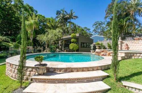 Doonan Bed & Breakfast | Noosa Valley Manor B&B
