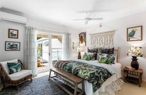 Doonan Bed & Breakfast | Noosa Valley Manor B&B Retreat