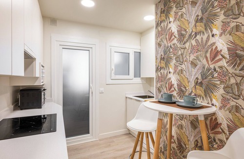 L'Hospitalet de Llobregat Apartment | Nordic style apartment near Plaza España