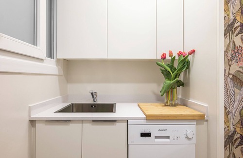 L'Hospitalet de Llobregat Apartment | Nordic style apartment near Plaza España