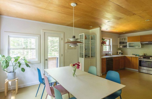 Chatham House | Nordic Cabin: Light-Filled + Spacious w/Firepit