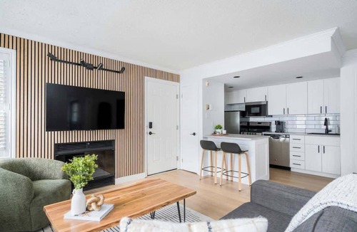 Craigleith Apartment | Nordic Nook | Hot Tub & Shuttle w/Patio