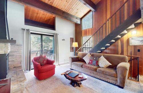 Kings Beach Apartment | Nordic Retreat