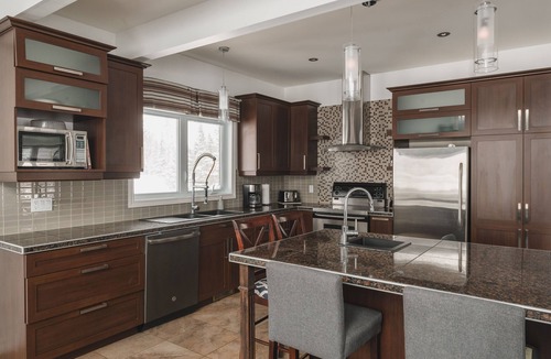 Saint-Brigitte-de-Laval House | Nordlys with hot tub - lake access & petfriendly