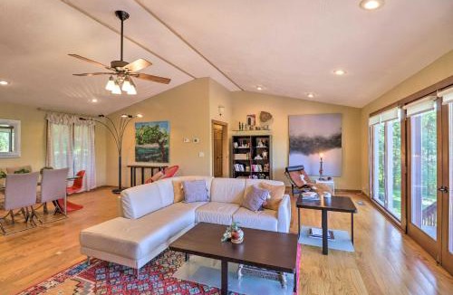 Mountain Home House | Norfolk Lake Getaway: The Kingfisher w/Deck