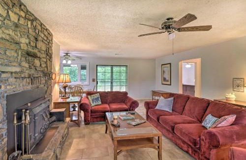 Lone Rock House | Norfork Getaway Walk in White River Access!