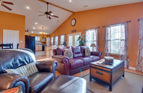 Mountain Home House | Norfork Lake Home: Game Room, Fire Pit + Views!