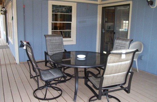 Gamaliel House | Norfork Lake View Home-Walk to Waters Edge! Affordable Luxury.
