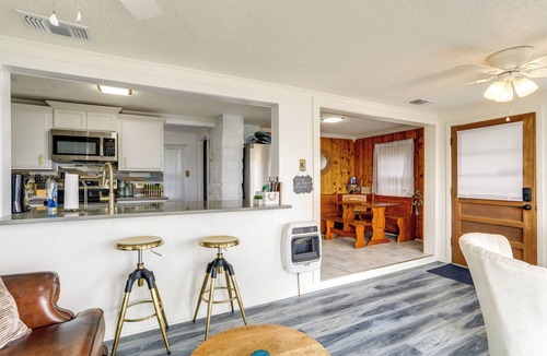 Henderson House | Norfork Lake Views: Home w/Deck in Henderson