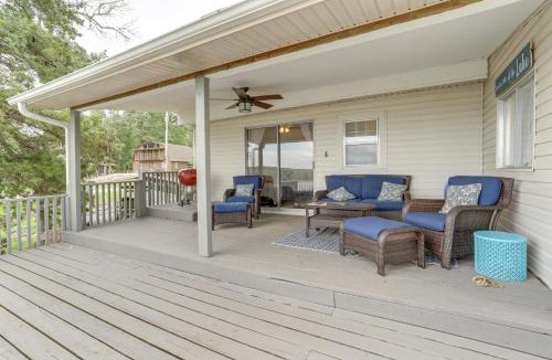 Henderson House | Norfork Lake Views: Home w/Deck in Henderson