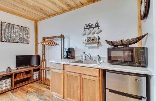 Lone Rock Apartment | Norfork Studio Cabin: Fishing, Kayaking & More!