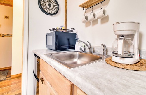 Norfork Apartment | Norfork Studio Escape: Walk to White River!