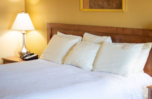 Pigeon Forge Hotel | Norma Dan Motel - Near Dolly Parton's Stampede Dinner Attraction