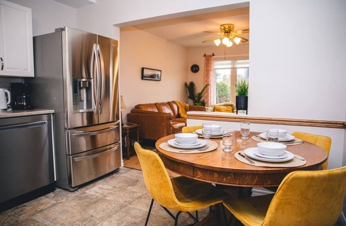 Timmins House | Norman by the River - SAUNA Retreat with cold plunge