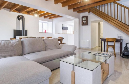 Annoville Cottage | Norman house near beaches with private garden and parking