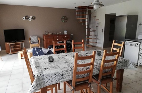 Beslon Cottage | Norman House with Garden and Pets Allowed