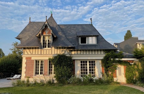 Villerville House | Norman mansion between Deauville and Honfleur, facing the sea