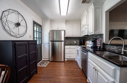 Norman House | Norman OU Football Getaway - Comfortable, Convenient, Quiet - Newly Updated!
