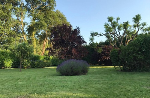 Saint-Riquier-es-Plains House | Normandy farmhouse, large garden. Sleeps 6. 2 bedrooms, 3 bathrooms.